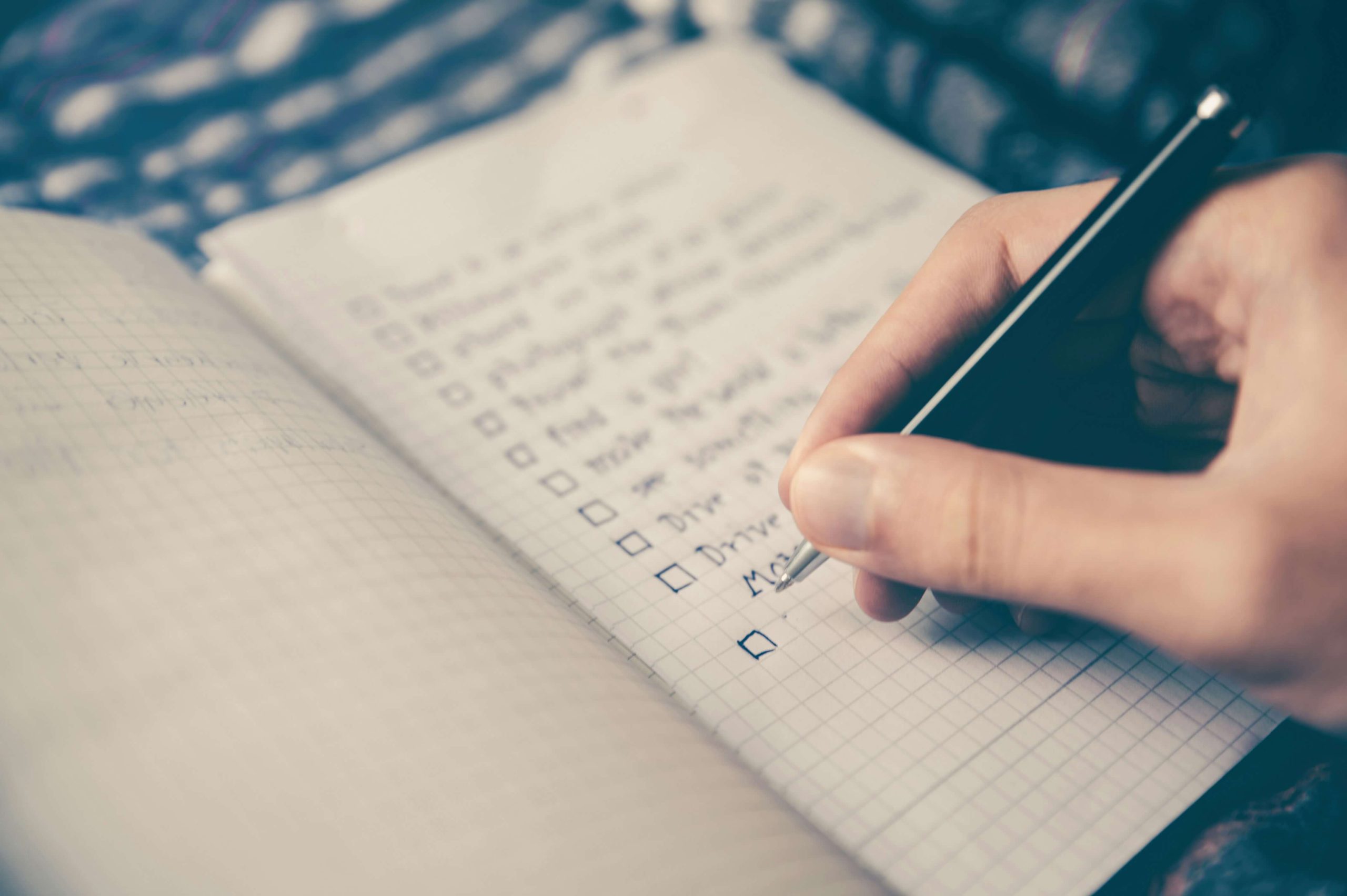 A retirement checklist with key tasks for financial, legal, and lifestyle preparation, helping UK retirees plan effectively.